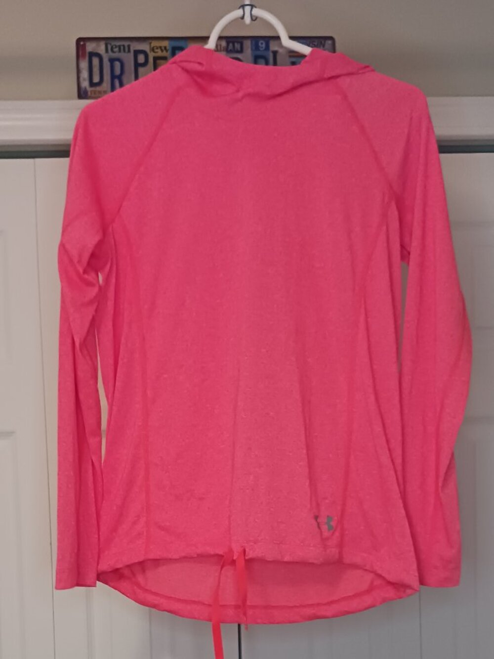 #100 - NWT Under Armour Orange Hooded Long Sleeve Top Size S